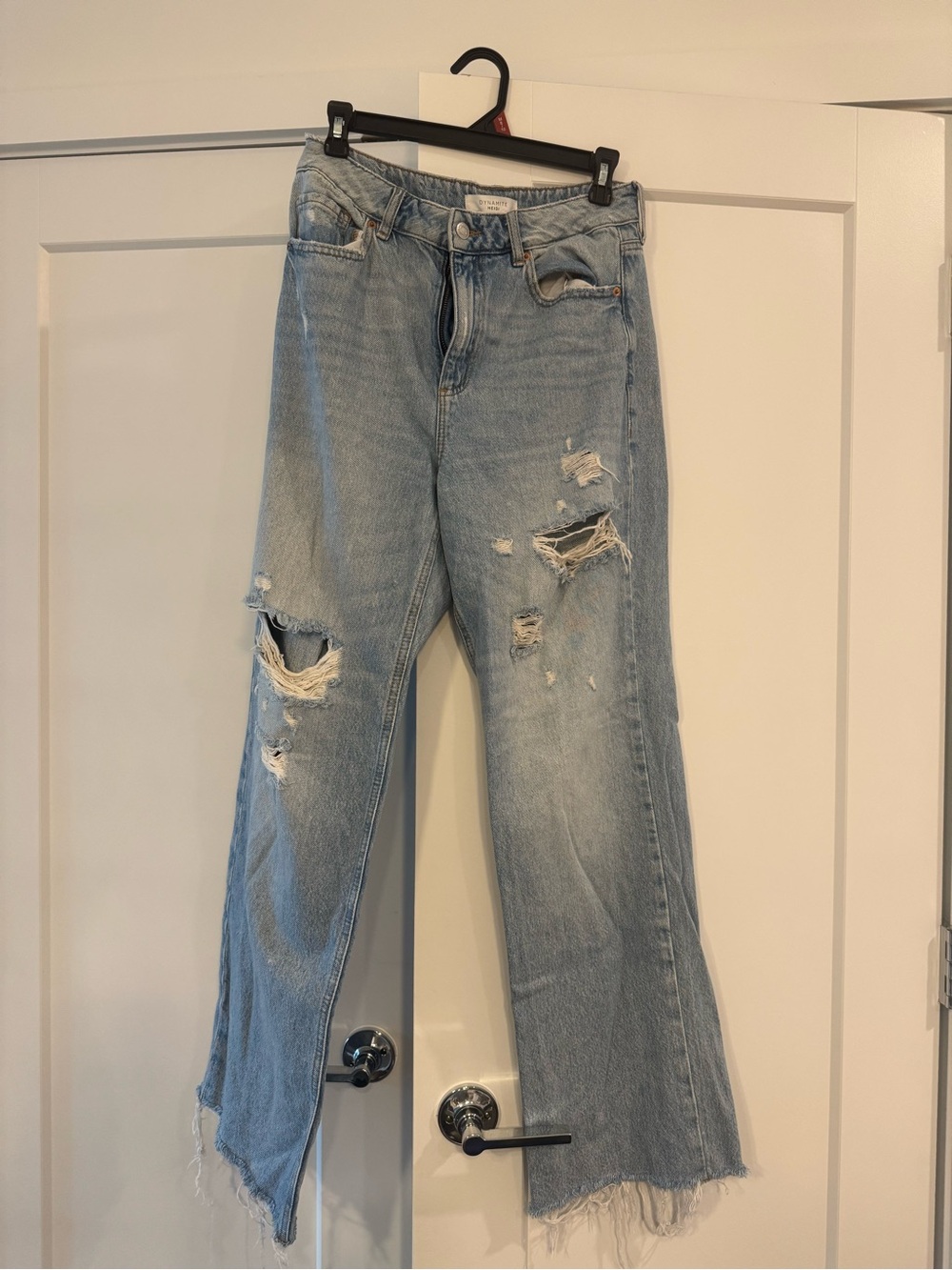 Light Wash Distressed Women’s Jeans